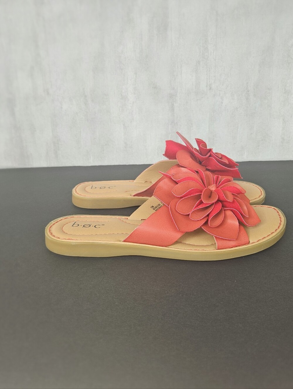 ​b.o.c. Born Concept Women's Red Floral Slide Sandals Size 7 M Faux Leather - Picture 15 of 16